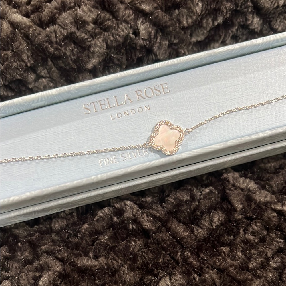 Silver Bracelet with mother of pearl accent